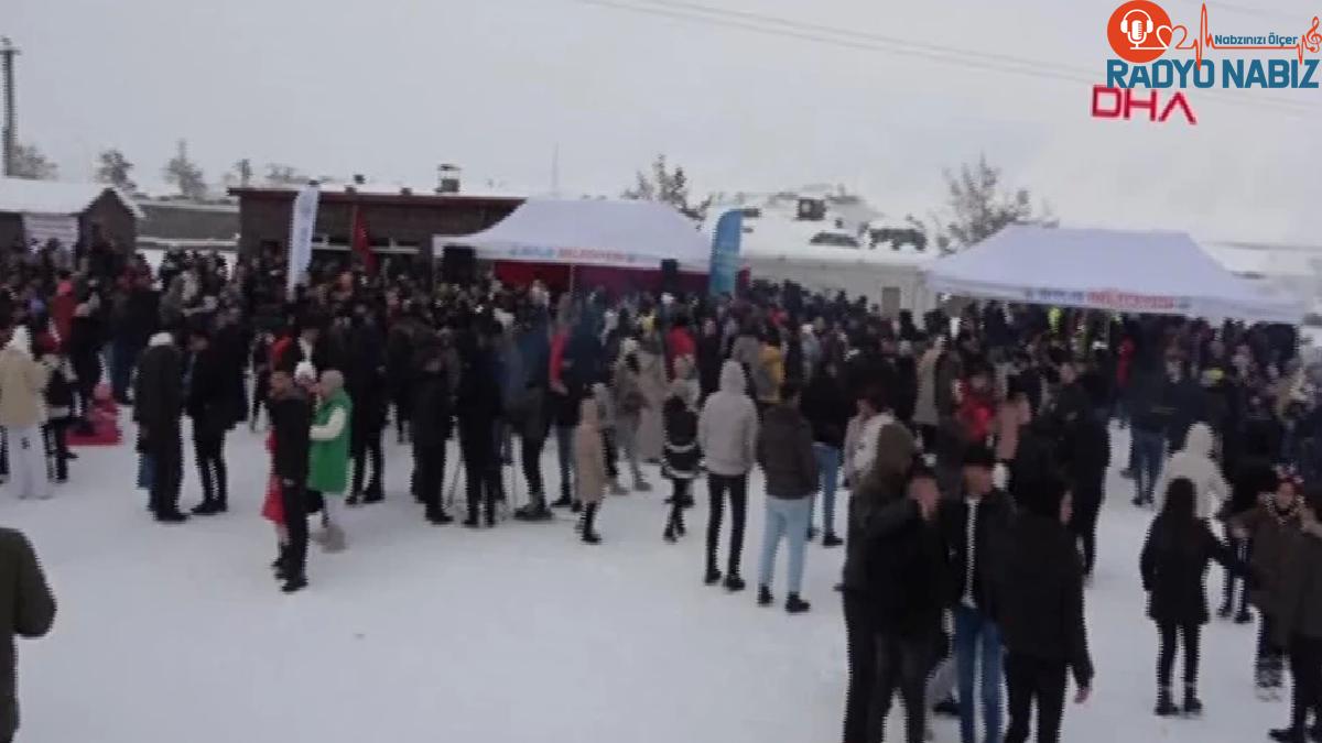 Bitlis Kar Festivali ve Meşaleli Kayak Gösterileri Renkli Görüntülere Sahne Oldu