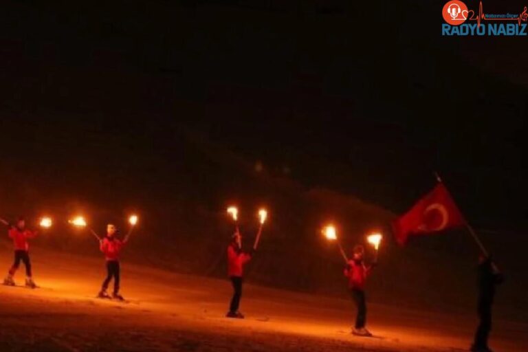 Bitlis Kar Festivali ve Meşaleli Kayak Gösterileri Renkli Görüntülere Sahne Oldu