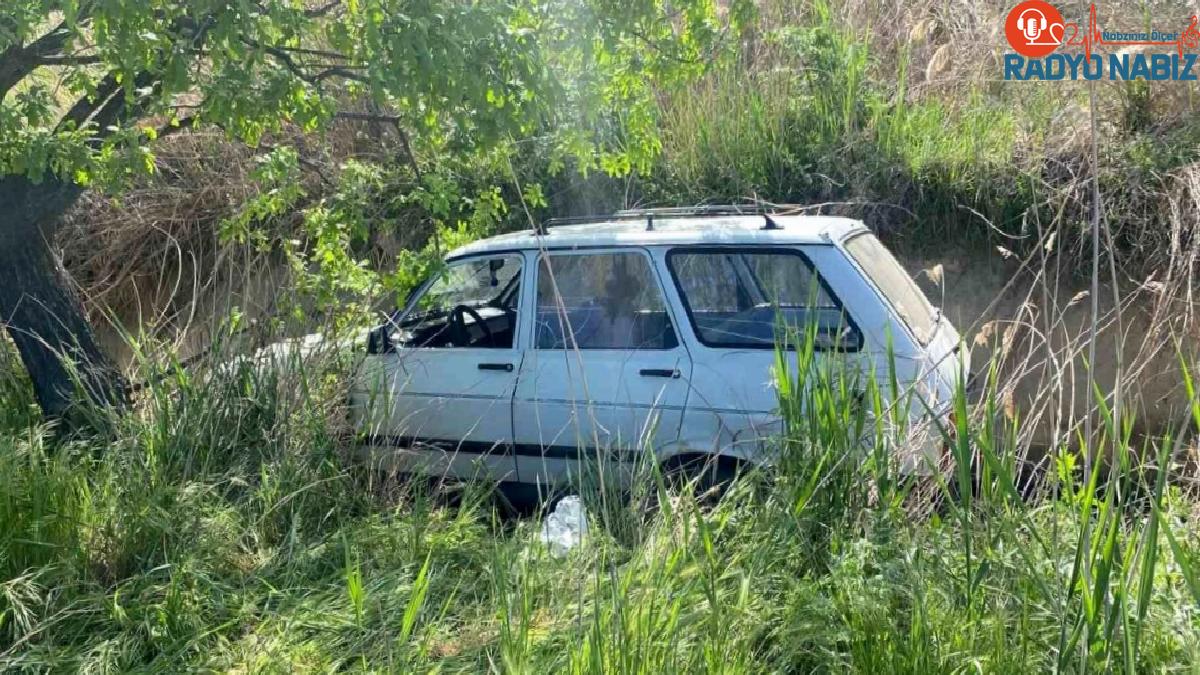 Isparta’da Kontrolden Çıkan Otomobil Su Kanalına Düştü, Sürücü Yaralandı