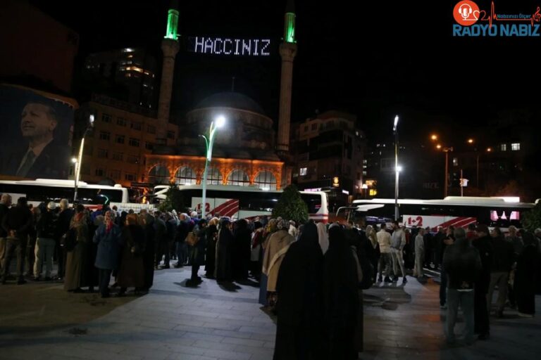 Rize’de Hacı Adayları Uğurlandı