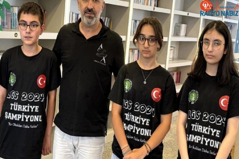 İstanbul’da LGS’de 500 tam puan alan 3 öğrenci Türkiye birincileri oldu