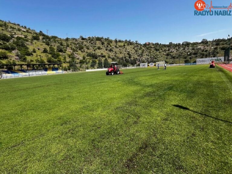 Kayseri Hacılar Fevzi Mercan Stadı’nda Taban Yenileme Çalışmaları Başladı