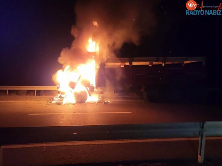 Çorum’un Sungurlu ilçesinde kamyonda çıkan yangın söndürüldü