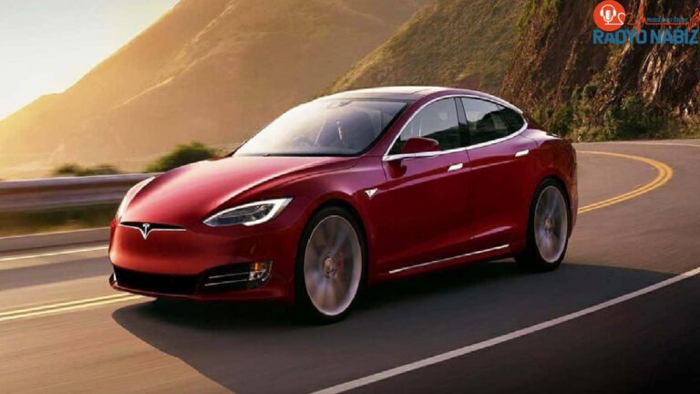 Tesla, bir grup müşterinin Model 3 siparişini 8 yıldır teslim etmemiş!