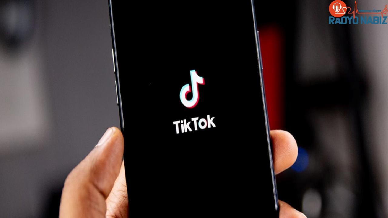 TikTok, Messenger benzeri grup sohbetleri ve çıkartmalar alıyor