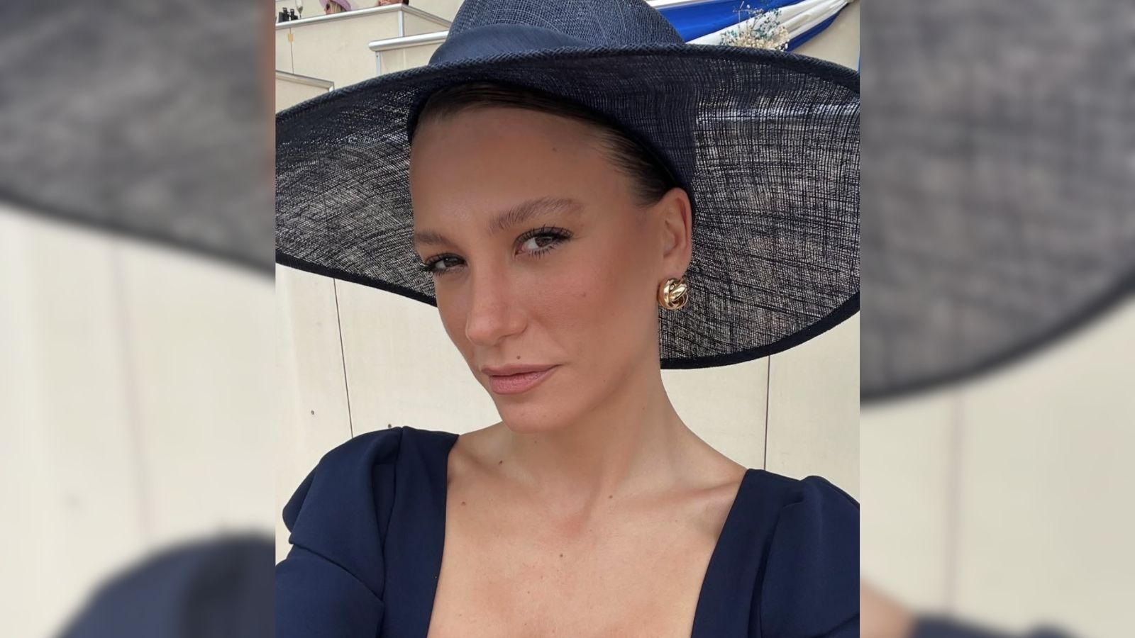 Serenay Sarıkaya Kendisini Konuta Kapattı, Kimseyle Görüşmüyor!